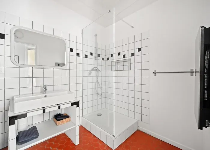 Escapade Elegante Dans Un Ecrin D Histoire Lägenhet