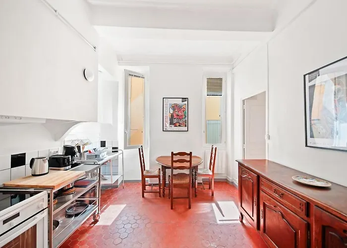 Escapade Elegante Dans Un Ecrin D Histoire Lägenhet *